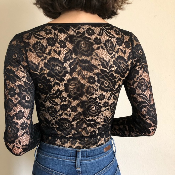 Boohoo lace body suit with plunging neck line - Picture 3 of 3